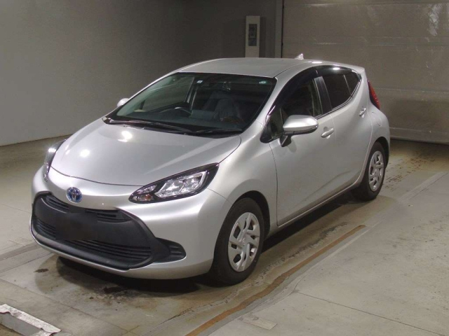 TOYOTA AQUA 2022