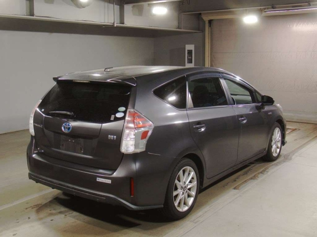 TOYOTA PRIUS ALPHA 2015