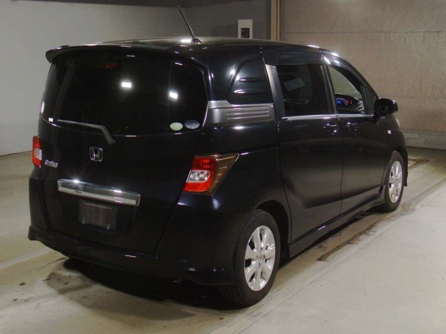 HONDA FREED 2011