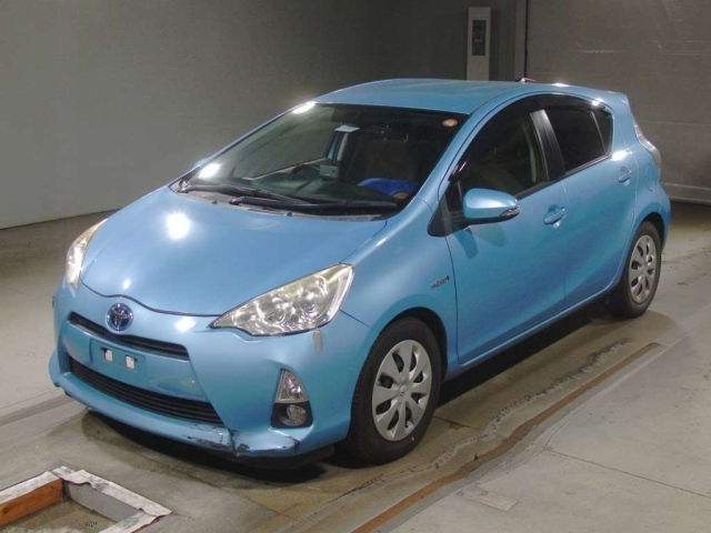 TOYOTA AQUA 2012
