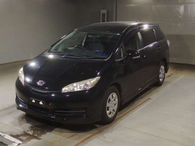 TOYOTA WISH 2013