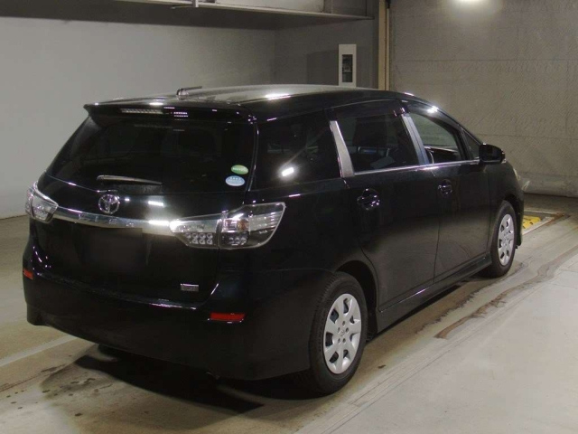 TOYOTA WISH 2013