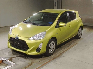 TOYOTA AQUA 2015