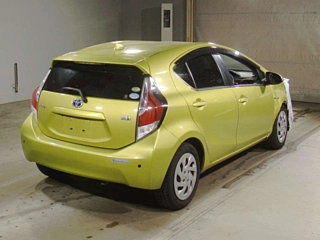 TOYOTA AQUA 2015
