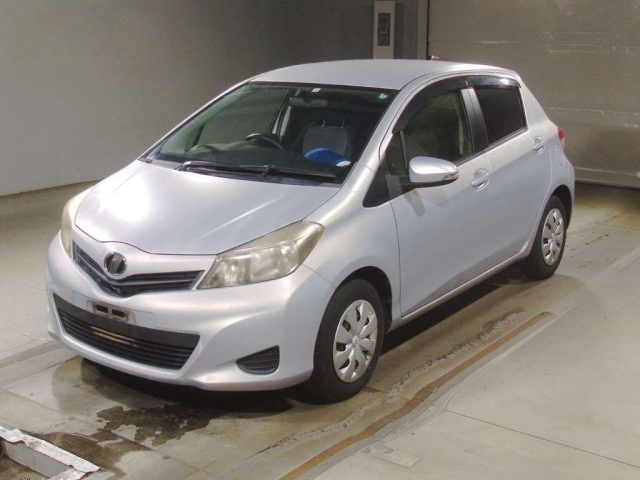 TOYOTA VITZ 2012