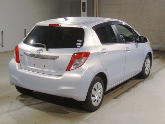 TOYOTA VITZ 2012