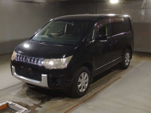 MITSUBISHI DELICA D5 2012