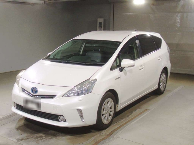 TOYOTA PRIUS ALPHA 2012