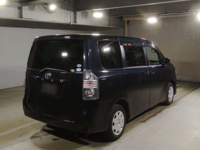 TOYOTA VOXY 2009