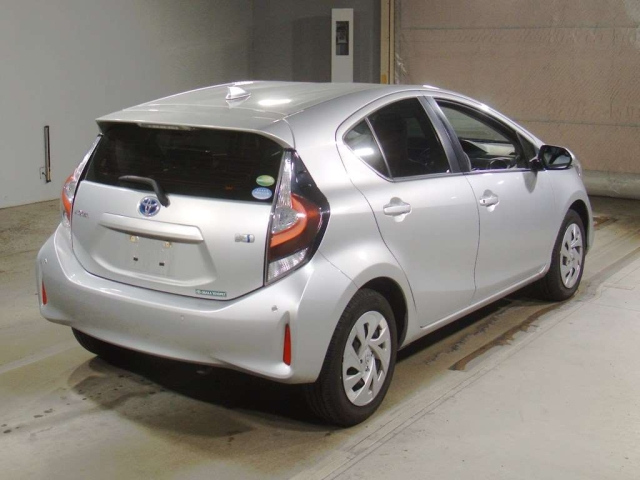 TOYOTA AQUA 2020