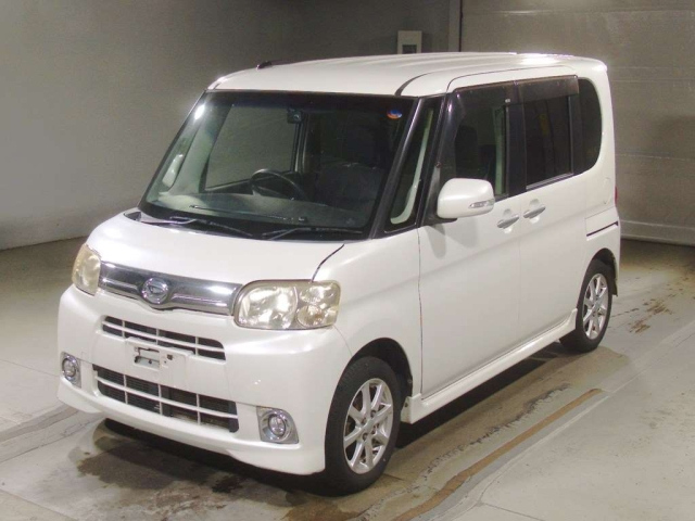 DAIHATSU TANTO 2013