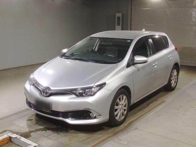 TOYOTA AURIS 2015