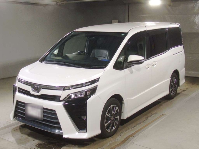 TOYOTA VOXY 2017