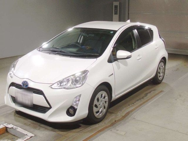 TOYOTA AQUA 2015