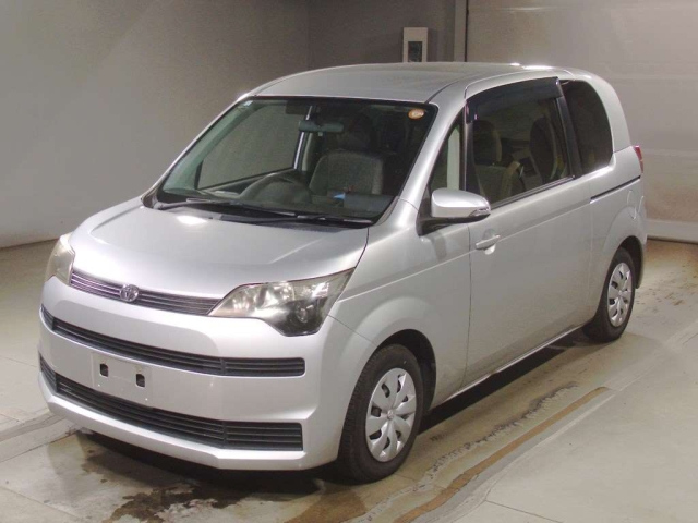 TOYOTA SPADE 2013