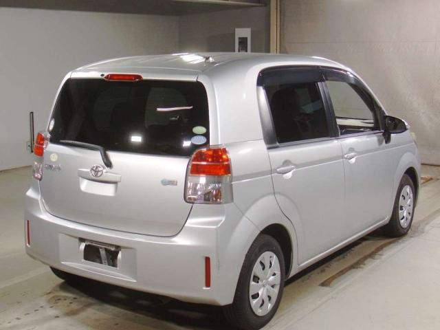 TOYOTA SPADE 2013