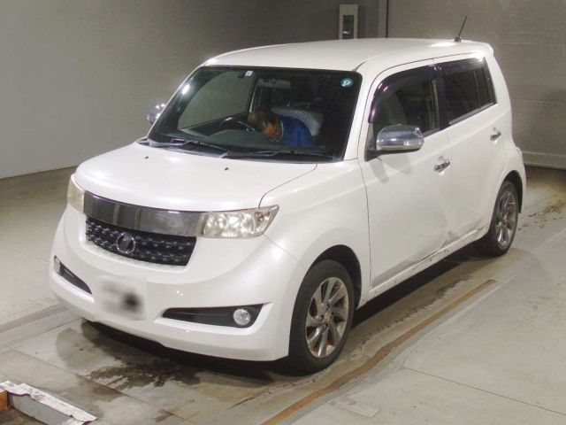 TOYOTA BB 2013