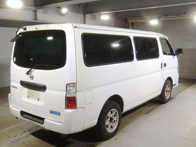NISSAN CARAVAN 2010