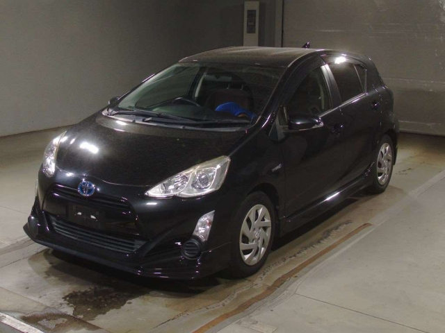 TOYOTA AQUA 2015