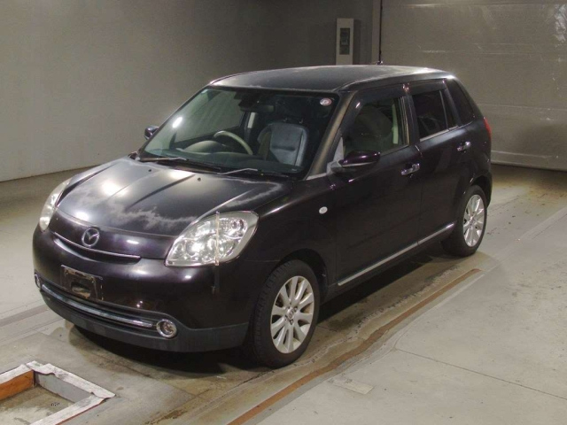 MAZDA VERISA 2010