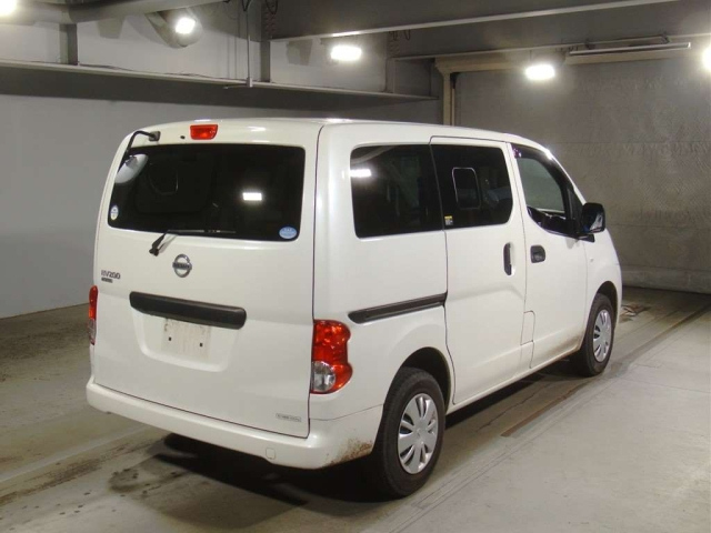 NISSAN NV200 2020