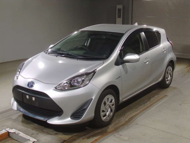 TOYOTA AQUA 2020