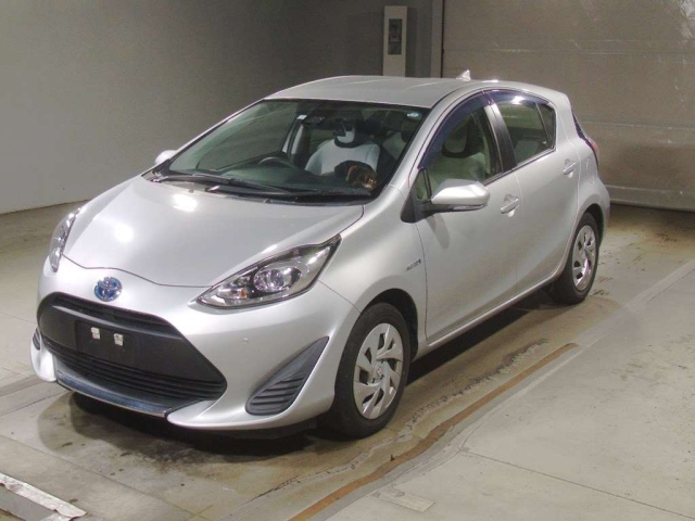 TOYOTA AQUA 2020