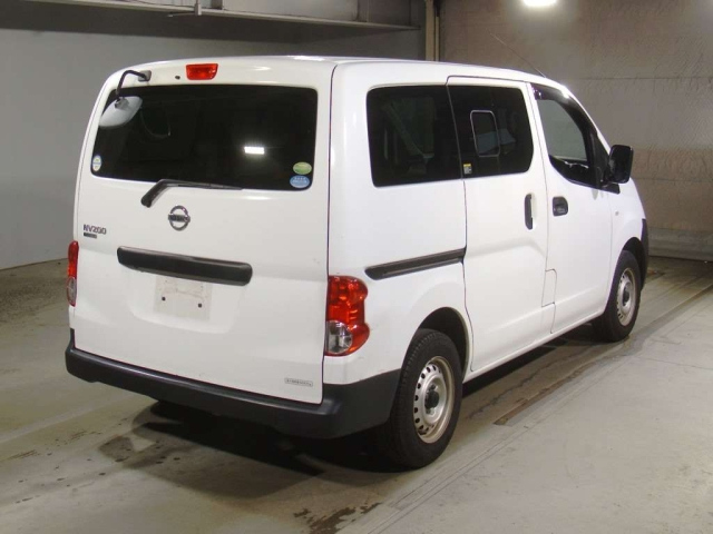 NISSAN NV200 2019