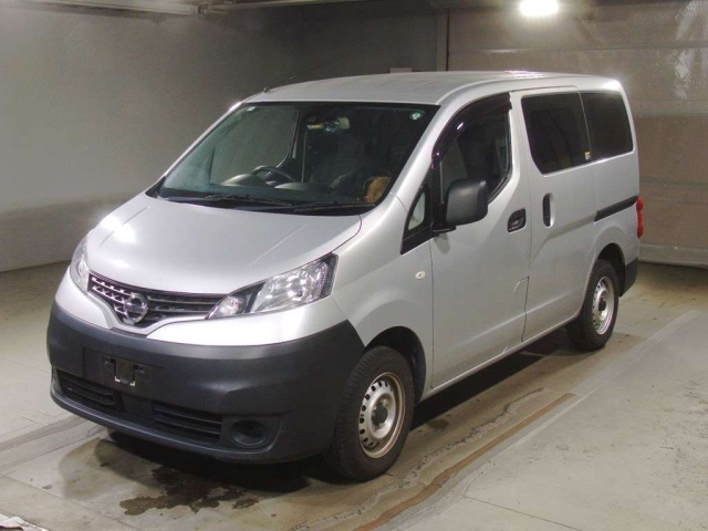 NISSAN NV200 2020