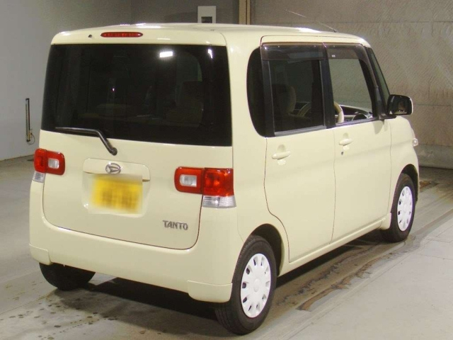 DAIHATSU TANTO 2008