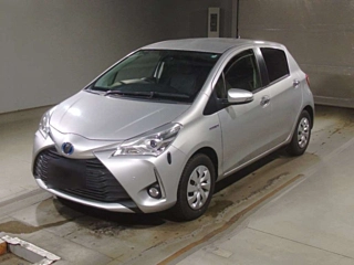 TOYOTA VITZ 2020