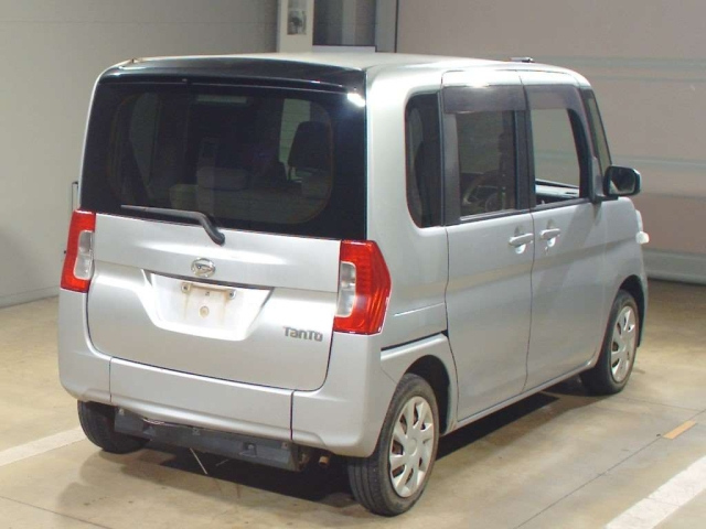 DAIHATSU TANTO 2016