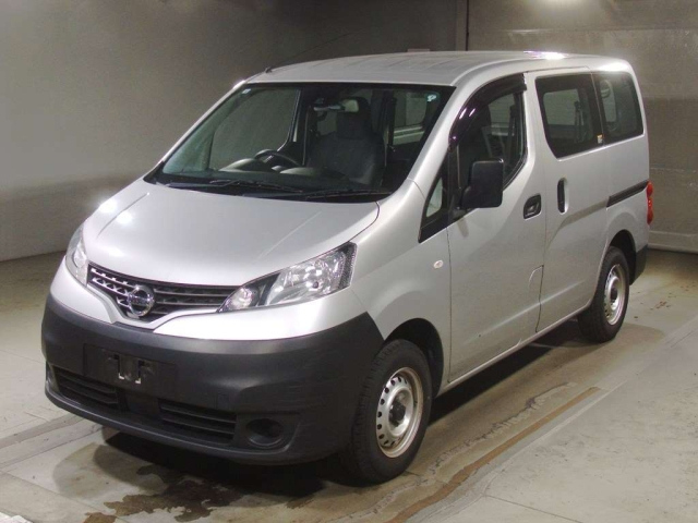 NISSAN NV200 2020