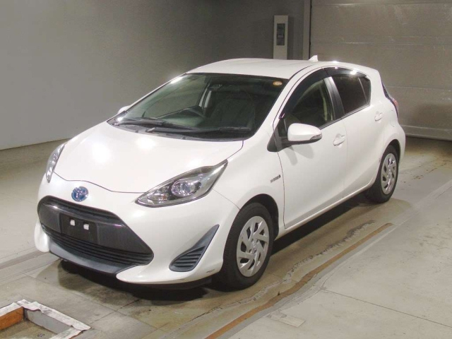 TOYOTA AQUA 2018