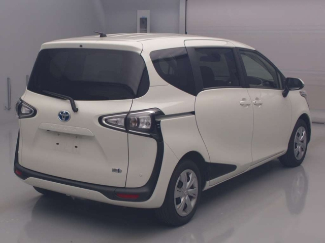 TOYOTA SIENTA 2021