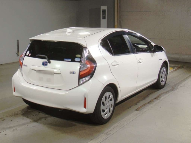 TOYOTA AQUA 2018