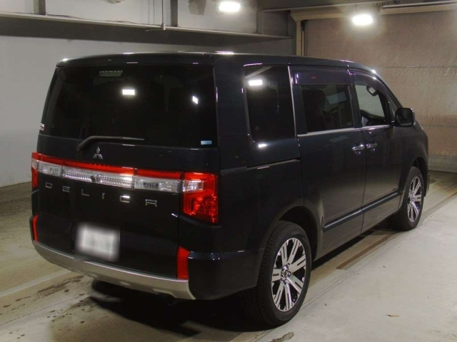MITSUBISHI DELICA D5 2023