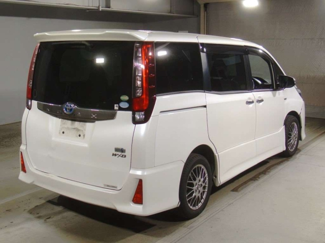 TOYOTA NOAH 2016