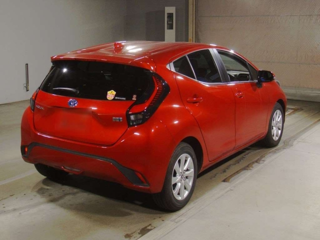 TOYOTA AQUA 2023