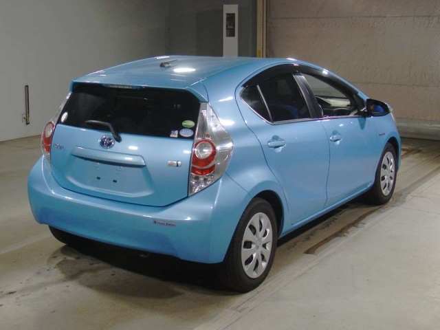 TOYOTA AQUA 2012