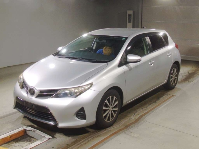 TOYOTA AURIS 2013