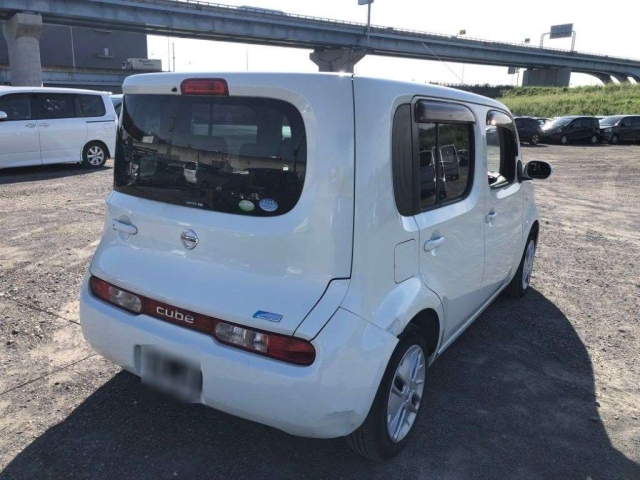NISSAN CUBE 2010