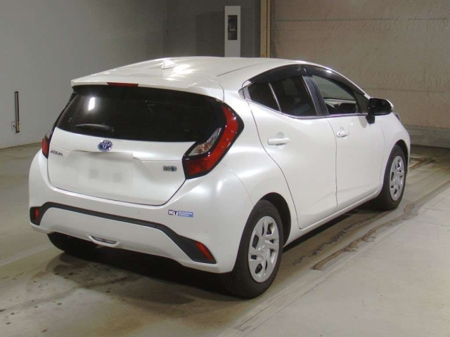 TOYOTA AQUA 2022