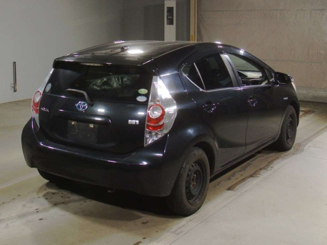 TOYOTA AQUA 2012