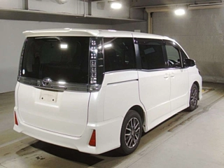 TOYOTA VOXY 2014