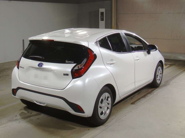 TOYOTA AQUA 2022