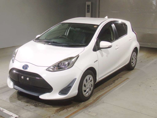 TOYOTA AQUA 2018