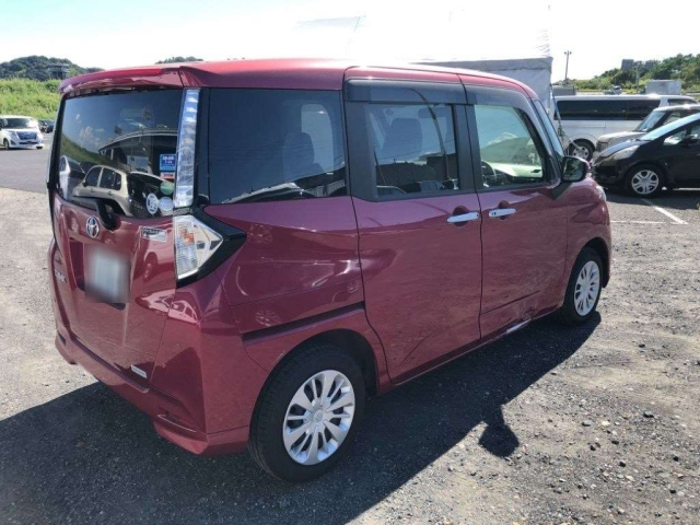 TOYOTA TANK 2017