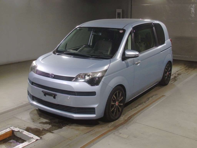 TOYOTA SPADE 2013