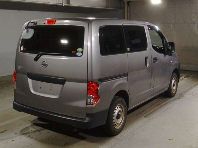 NISSAN NV200 2018